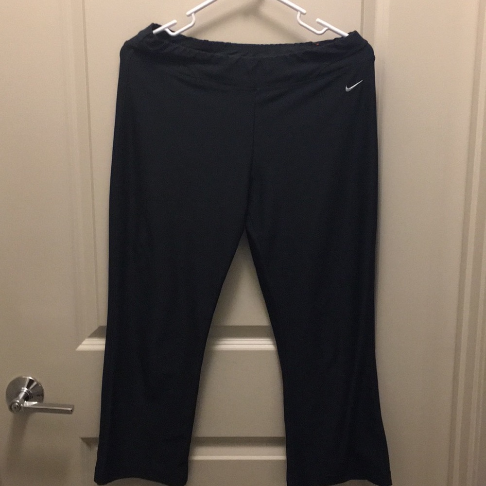 Nike Crop Yoga Pant